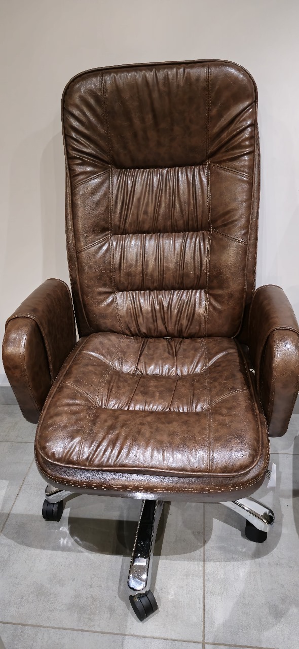 Executive office chair